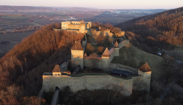 Brzký start sezony přilákal na hrady v Olomouckém kraji stovky návštěvníků