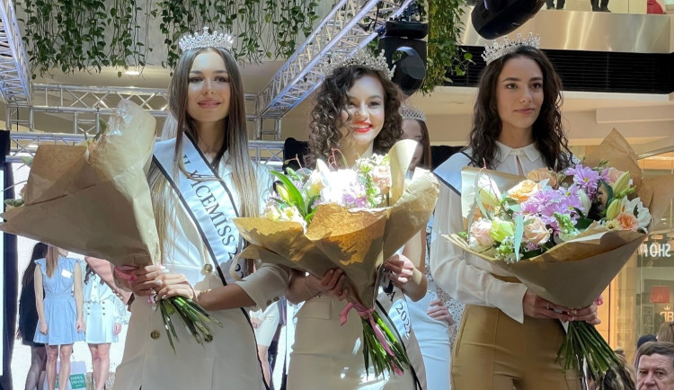 Finále Miss Šantovka již tento víkend. Která z dívek se stane novou královnou krásy?