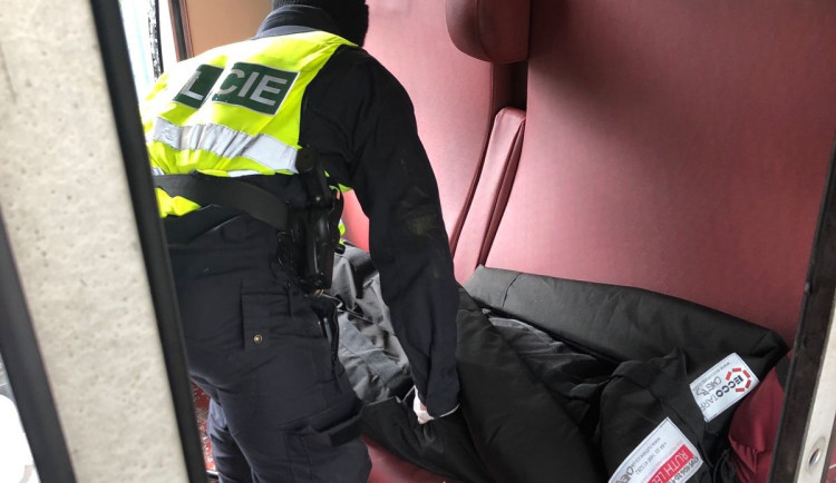 size3-16787055373611-241-fq1ulc6xwaa0ocr