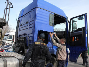 Razie na nákladní vozidla na Jesenicku dopadla neslavně. Padesát kontrol, čtyřiadvacet přestupků