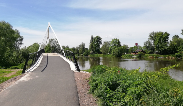 Cyklostezka Hradubická se snad dočká dalších úseků, a to u Němčic a Dřítče