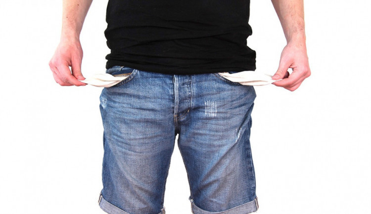 size3-16793043072094-103-nezvladate-platit-naklady-za-bydleni-pomoc-muzete-najit-na-help-lince-cloveka-v-tisni