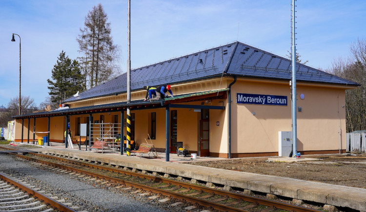 Nádraží v Moravském Berouně prochází obnovou. Správa železnic chystá v kraji další investice