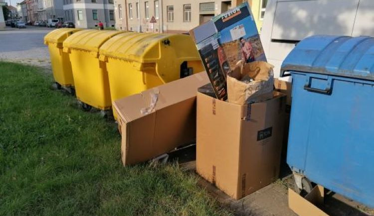 černá skládky ilustrační