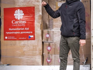 Olomoucká charita poslala na Ukrajinu další kamion s elektrocentrálami. Sbírka přesáhla 17 milionů korun