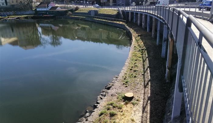 Auta po hrázi Jordánu v centru Tábora neprojedou osm měsíců. Začne rekonstrukce lávky