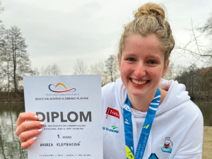 Zlatá plavkyně v kilometrovém závodu Andrea Klementová zachránila život jiné otužilkyni, která se topila