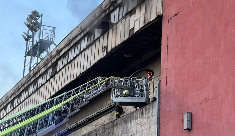 Hasiči vyrazili k požáru trutnovské elektrárny, uchránili majetek za třicet pět milionů