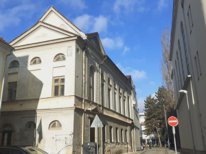 Realitní kancelář nabízí bývalou synagogu v Prostějově. Cena klesla na necelých šest milionů