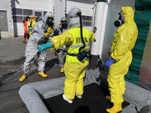 Muž si dovezl z Afriky vysoce nakažlivou infekci. Záchranné složky trénovaly, jak reagovat