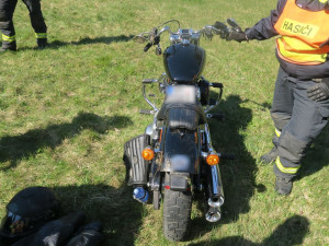 Policie varuje, s teplem přibývá nehod motorkářů. Na Šumpersku havaroval Harley Davidson, škoda je čtvrt milionu