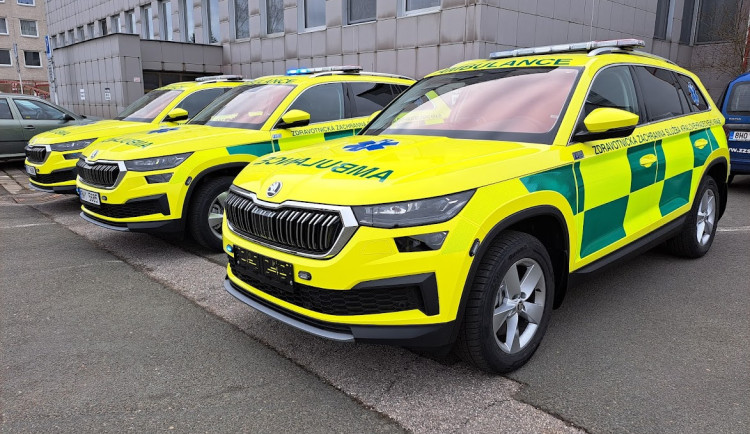 Krajská záchranka mění vozový park, dostala desítky nových sanitek