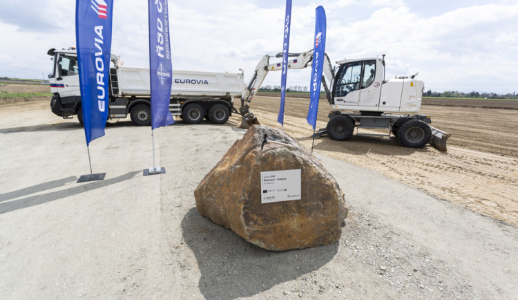 Začíná stavba dálničního tahu z Olomouce do Přerova. Část D55 má být hotová za dva a půl roku