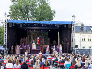 Moravské divadlo Olomouc chystá ve Smetanových sadech letní festival