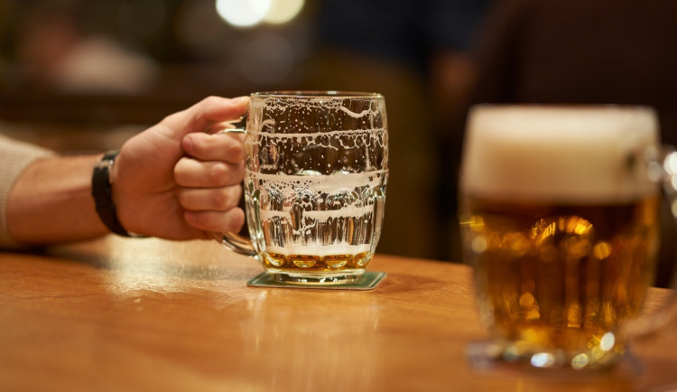 size3-16823470911581-239-patnact-procent-vesnickych-hospod-za-posledni-ctyri-roky-skoncilo-dalsi-lapaji-po-dechu