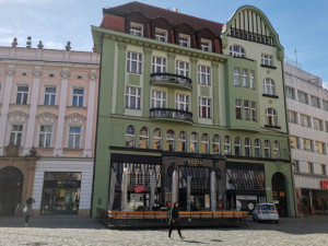 POLITICKÁ KORIDA: Mělo by město Olomouc usilovat o budovu pošty na Horním náměstí?