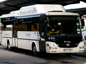 Jízda veřejnou dopravou je teď v Olomouckém kraji jednodušší. A bude také rychlejší
