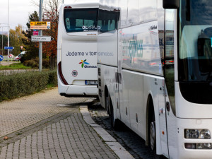 Jízda veřejnou dopravou je teď v Olomouckém kraji jednodušší. A bude také rychlejší