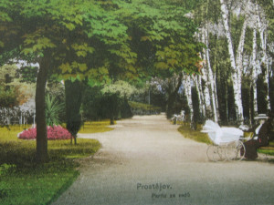 Před sto padesáti lety v Prostějov vznikl okrašlovací spolek. Jeho členové vysázeli park a Hloučelu