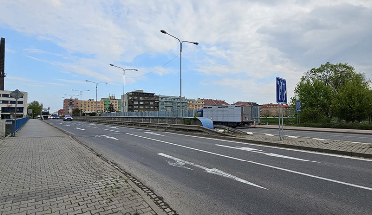 Rušný průtah Přerovem čeká desetidenní oprava, auta pojedou po polovině silnice