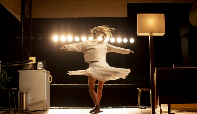 Invisible II. _ Barbora Kaufmannová_Miřenka Čechová_Tantehorse (foto Tantehorse)1