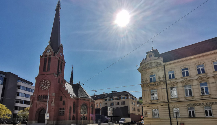 Červený kostel v centru Olomouce září novotou. Otevře se atraktivním čtyřdenním festivalem