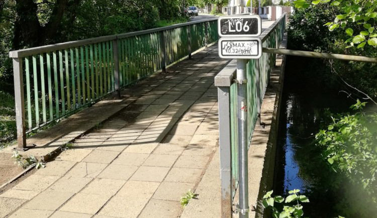 Lávka přes potok na Lazcích projde opravou. Olomouc za ni zaplatí tři miliony