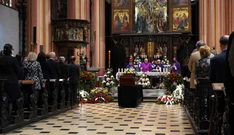 Smutek a respekt. Olomouc se loučila se zesnulým profesorem Jařabem
