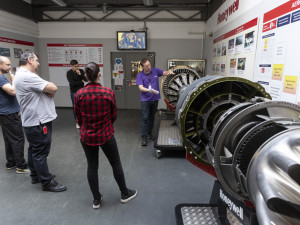 Na návštěvě před posláním životopisu: Honeywell Olomouc otevírá každý měsíc své haly veřejnosti