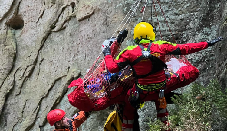 Dvojice horolezců se zřítila v Adršpašsko-teplických skalách