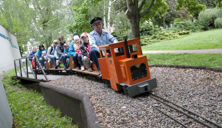 Dětská železnice v centru Hradce opět zahajuje sezónu