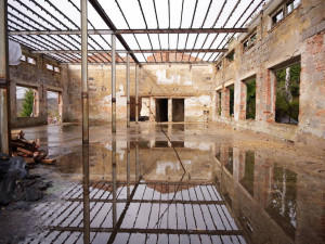 Koupil poslední budovu u lágru v Jáchymově, teď připomíná téma politických vězňů. Nezapomínejme, říká Tomáš Bouška