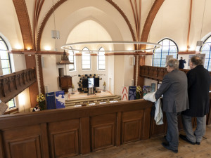 Variantou B pro přístavbu Červeného kostela byla zlatá barva, prozradil architekt Miroslav Pospíšil