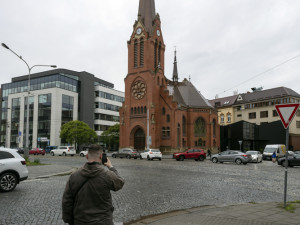 Variantou B pro přístavbu Červeného kostela byla zlatá barva, prozradil architekt Miroslav Pospíšil