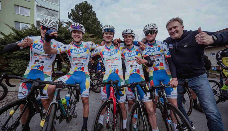 Přes pády bojují dál. Mladí cyklisté z Olomouce vedou Český pohár a chystají se na reprezentaci