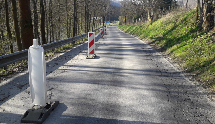 Po dvou letech od sesuvu startuje rekonstrukce silnice u Hanušovic. Vyjde na sto milionů