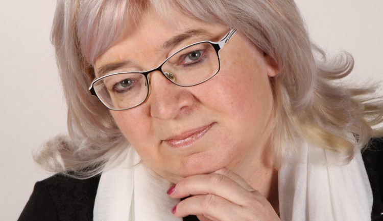 Senátorka Hamplová šířila lži o uprchlících a tuberkulóze. Obviněná nebude, policie případ odložila