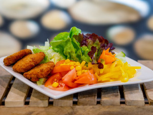 Kvalitní poctivá kuchyně, prostory pro jakoukoliv akci a kompletní servis. To je prostějovská restaurace U Tří bříz