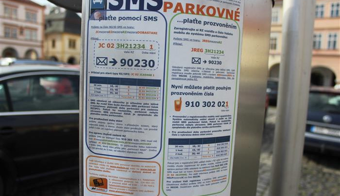 Parkovné v Jičíně půjde platit snadněji přes mobilní aplikace