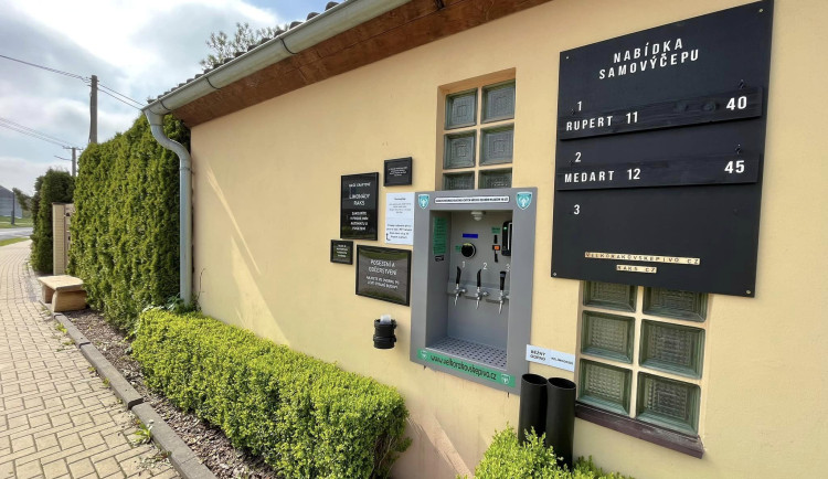 Je libo točené nebo grilované maso? Minipivovar z Rakové u Konice nabízí samoobslužný výčep a bistro