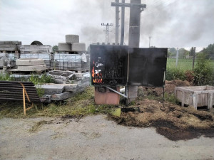 Na Přerovsku hořela trafostanice, do akce zamířila i Sněhurka