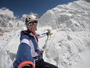 Lékařka Eva Perglerová úspěšně zdolala nejvyšší horu světa Mount Everest jako teprve třetí Češka