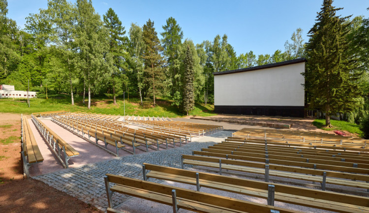 Návštěvníky trutnovského Bojiště překvapený vkusně opravený amfiteátr