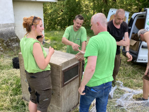 VIDEO: Toulavý nandu od Olomouce už má nový domov, odchyt zvládli odborníci ze Zoo Olomouc