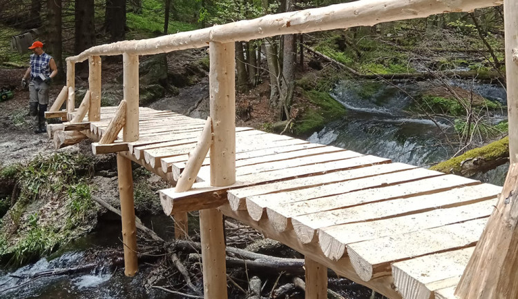 Nová lávka v údolí Bílé Opavy