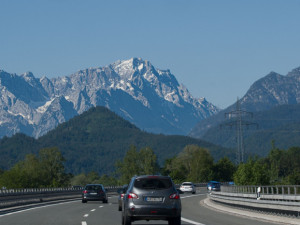 Poplatky za dálnice zdražují v Rakousku, Slovinsku a na Slovensku. Přes léto také v Chorvatsku