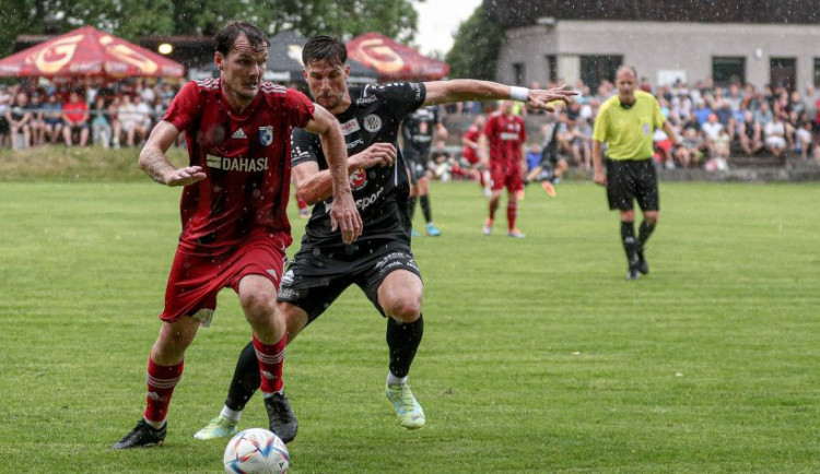 První poločas vyzněl vyrovnaně, ve druhém Votroci převzali otěže