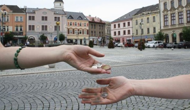 Přerov chce zakázat žebrání v centru a u nádraží. Vyhlášku bude schvalovat zastupitelstvo