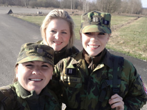 Armádní veteránka vede sestřičky v olomoucké nemocnici. Na zámku v Lánech se setkala s první dámou