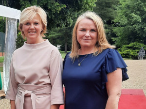 Armádní veteránka vede sestřičky v olomoucké nemocnici. Na zámku v Lánech se setkala s první dámou